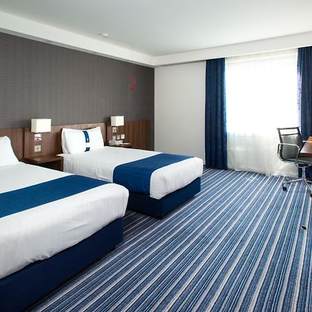 Holiday Inn Express Cambridge Duxford M11 Jct 10 By Ihg מראה חיצוני תמונה