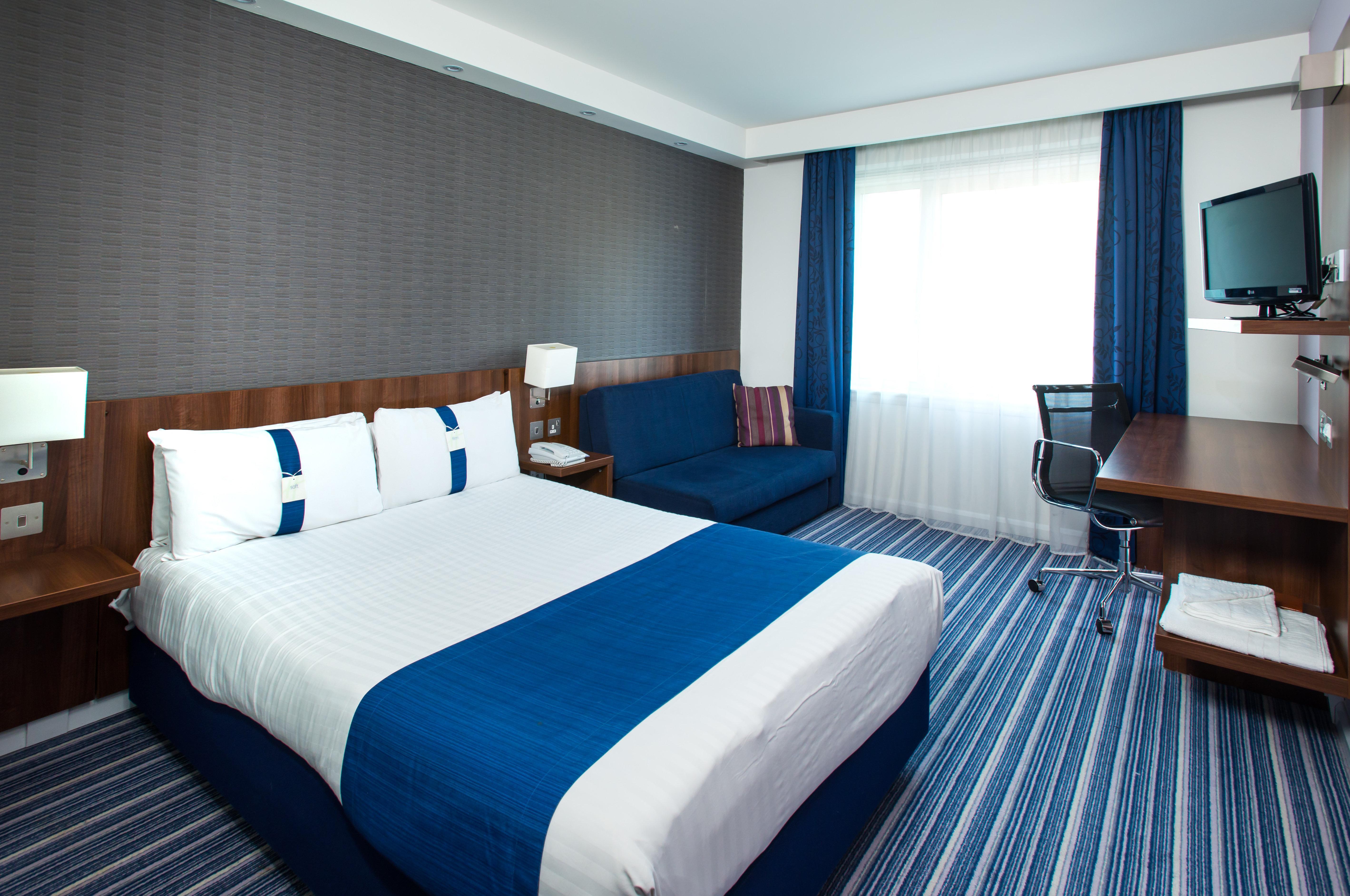 Holiday Inn Express Cambridge Duxford M11 Jct 10 By Ihg מראה חיצוני תמונה