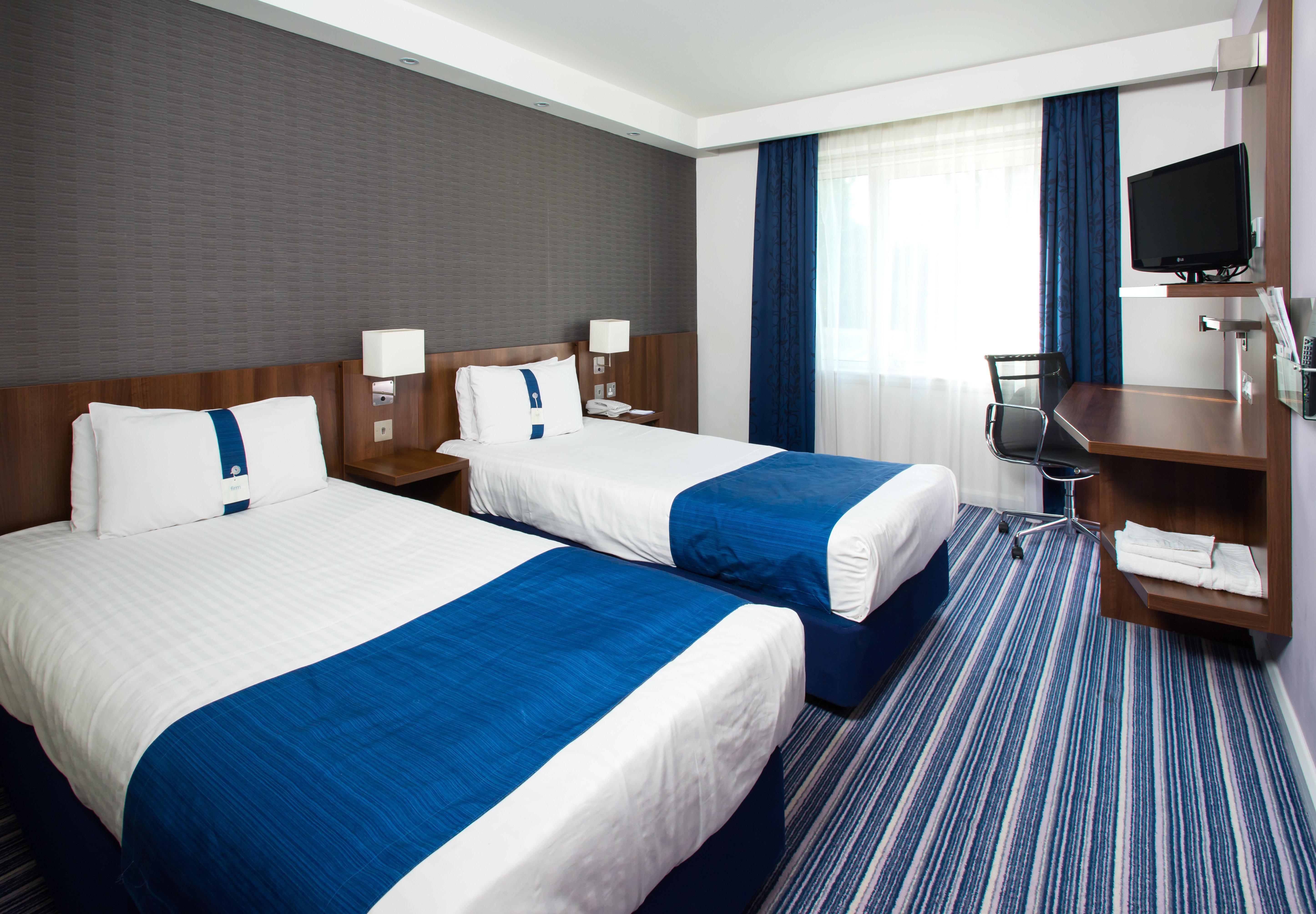 Holiday Inn Express Cambridge Duxford M11 Jct 10 By Ihg מראה חיצוני תמונה