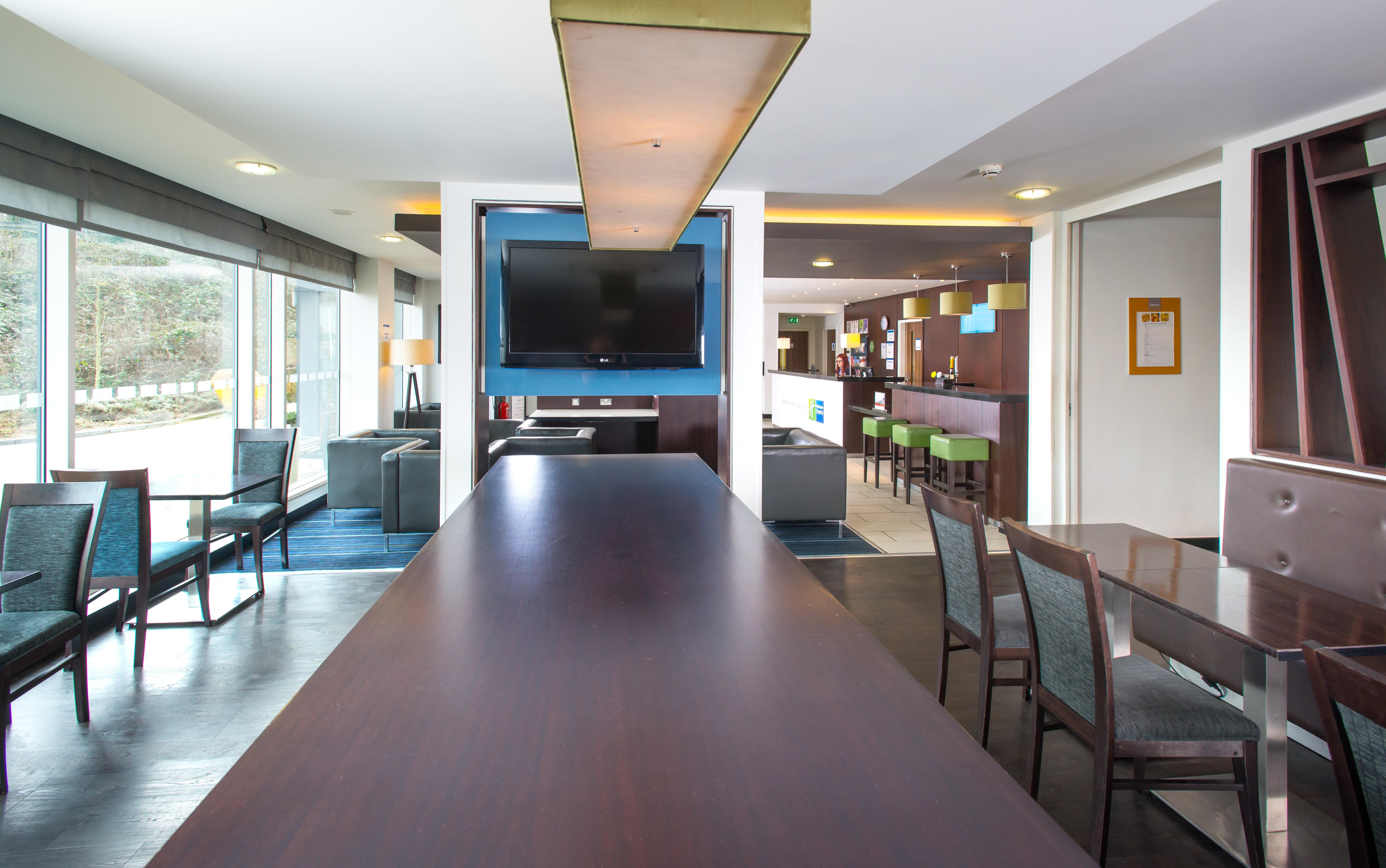 Holiday Inn Express Cambridge Duxford M11 Jct 10 By Ihg מראה חיצוני תמונה