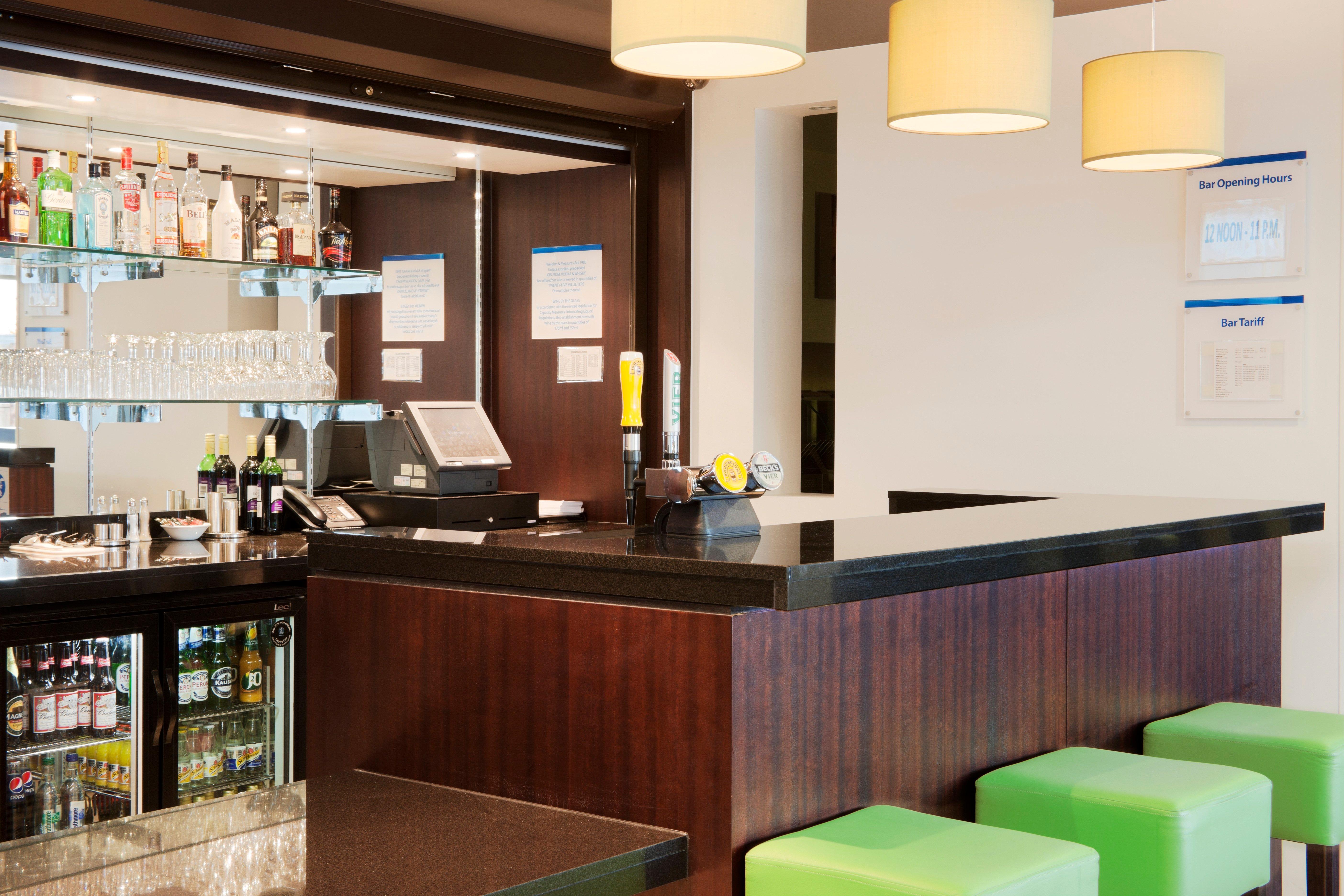 Holiday Inn Express Cambridge Duxford M11 Jct 10 By Ihg מראה חיצוני תמונה