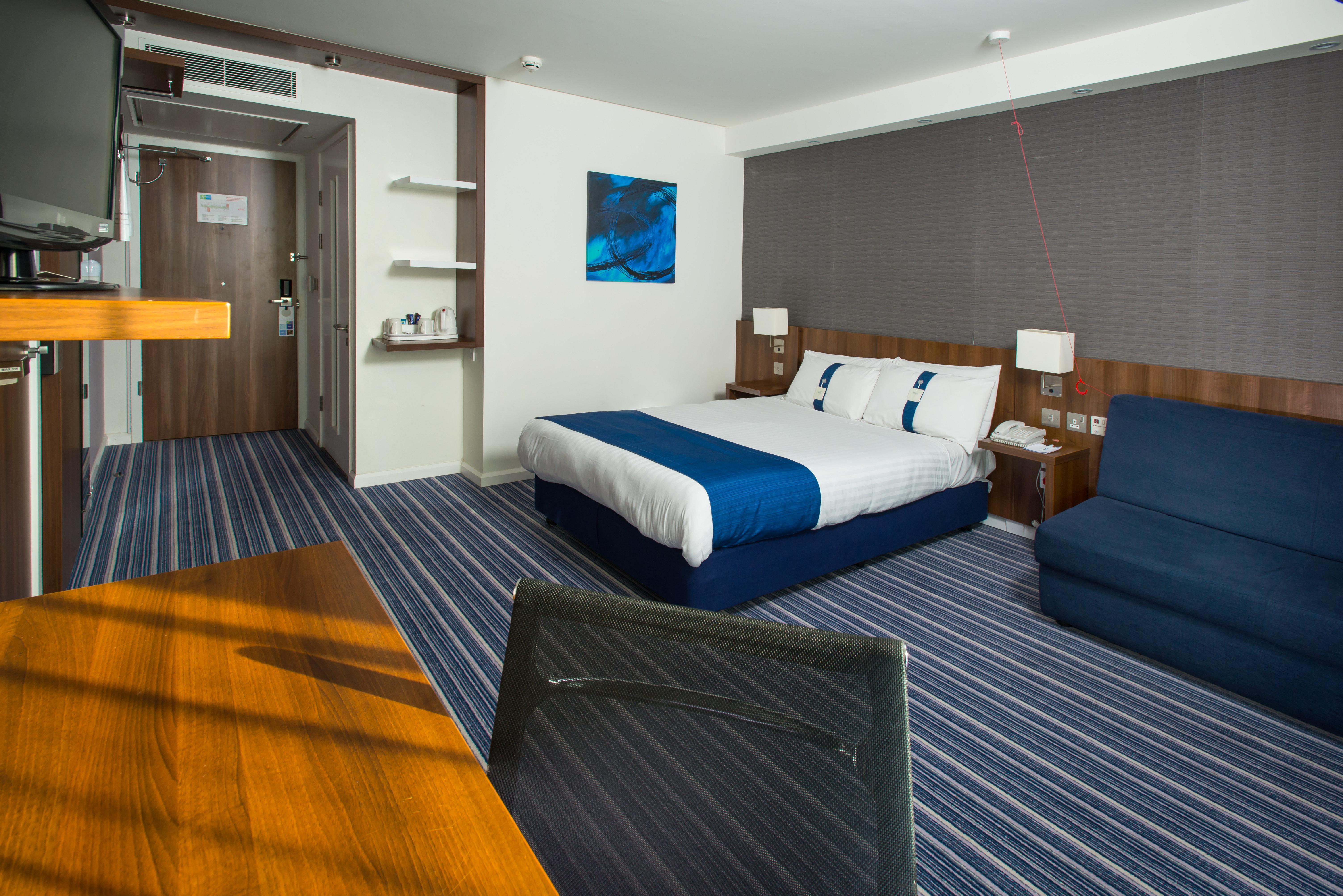 Holiday Inn Express Cambridge Duxford M11 Jct 10 By Ihg מראה חיצוני תמונה