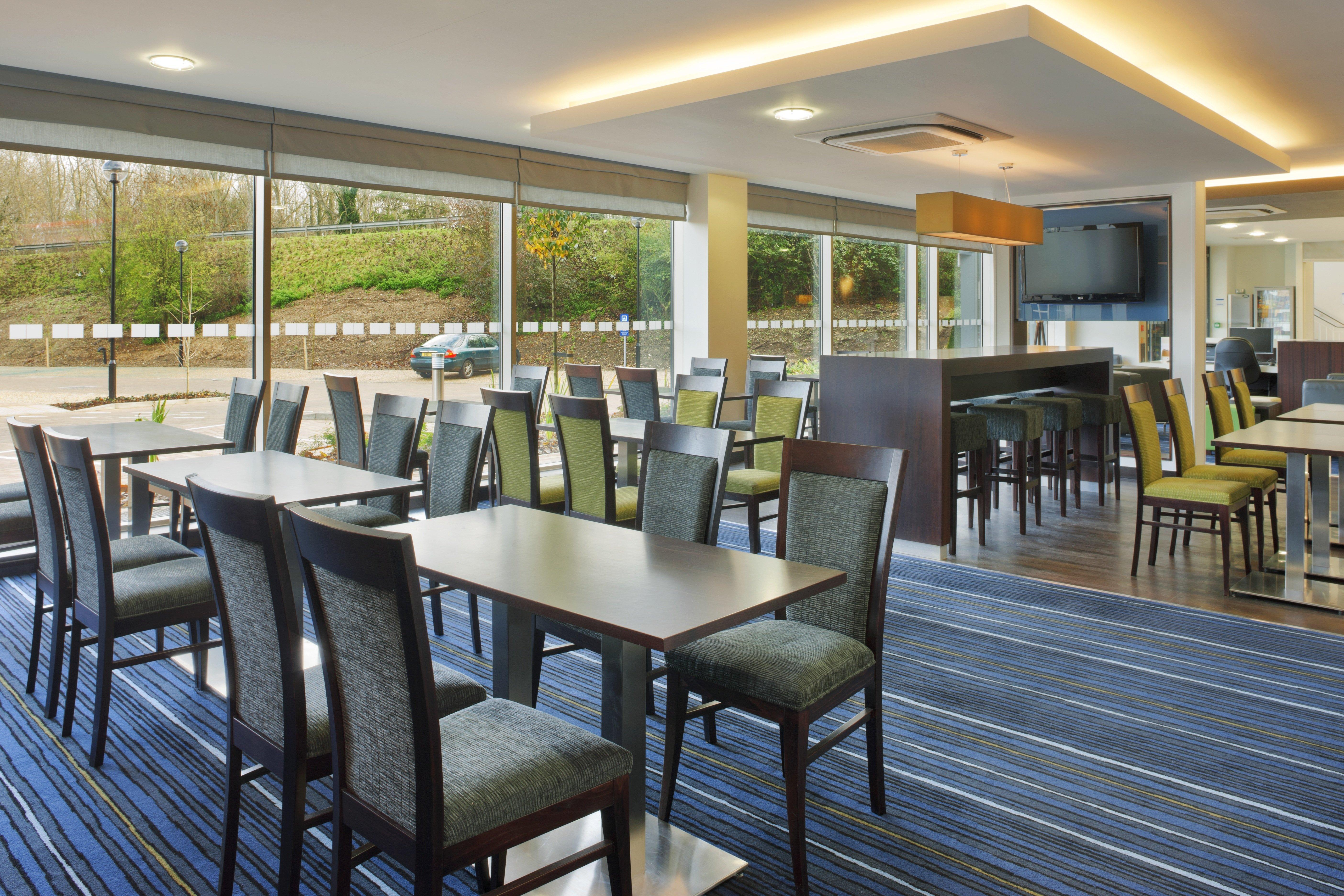 Holiday Inn Express Cambridge Duxford M11 Jct 10 By Ihg מראה חיצוני תמונה