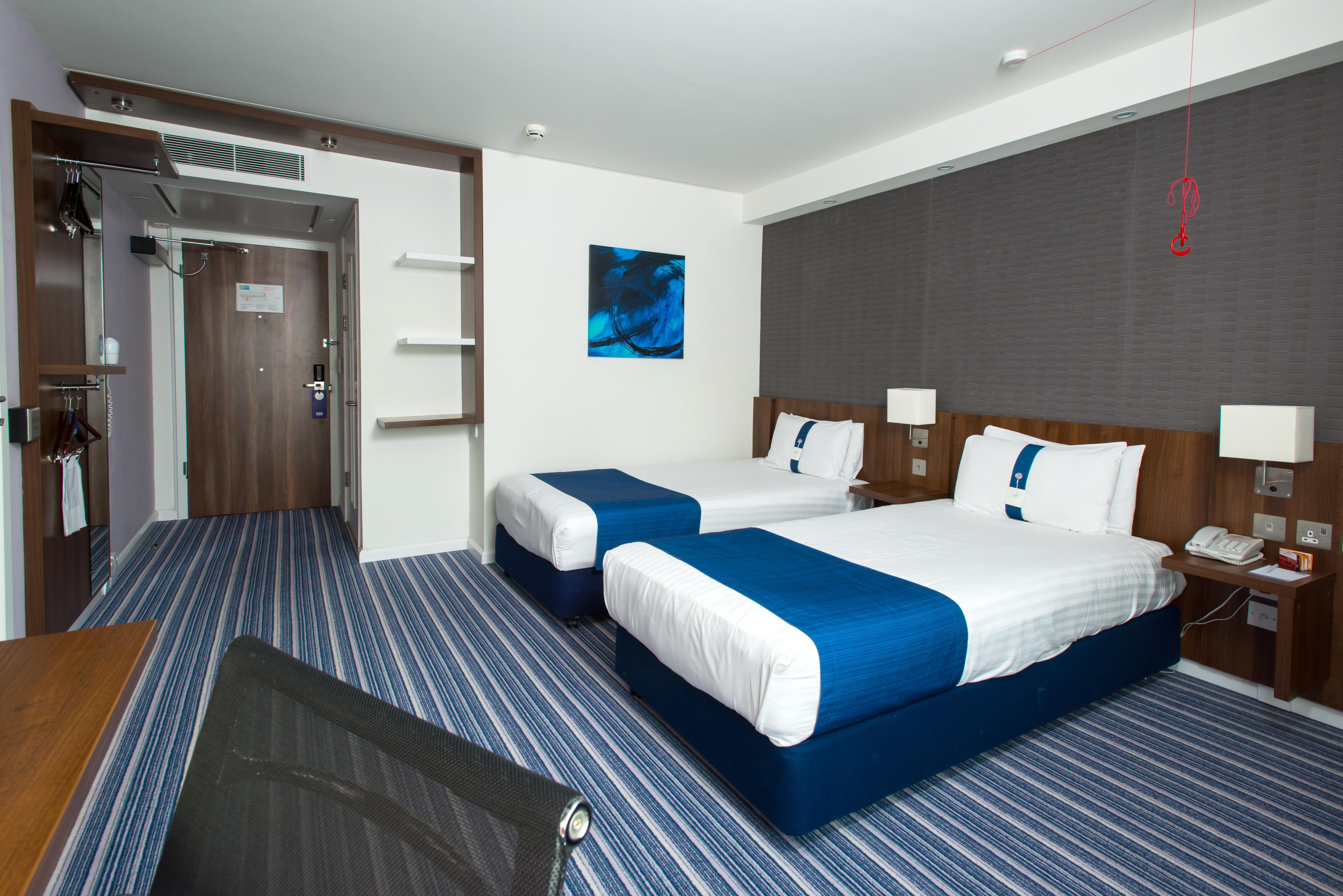 Holiday Inn Express Cambridge Duxford M11 Jct 10 By Ihg מראה חיצוני תמונה