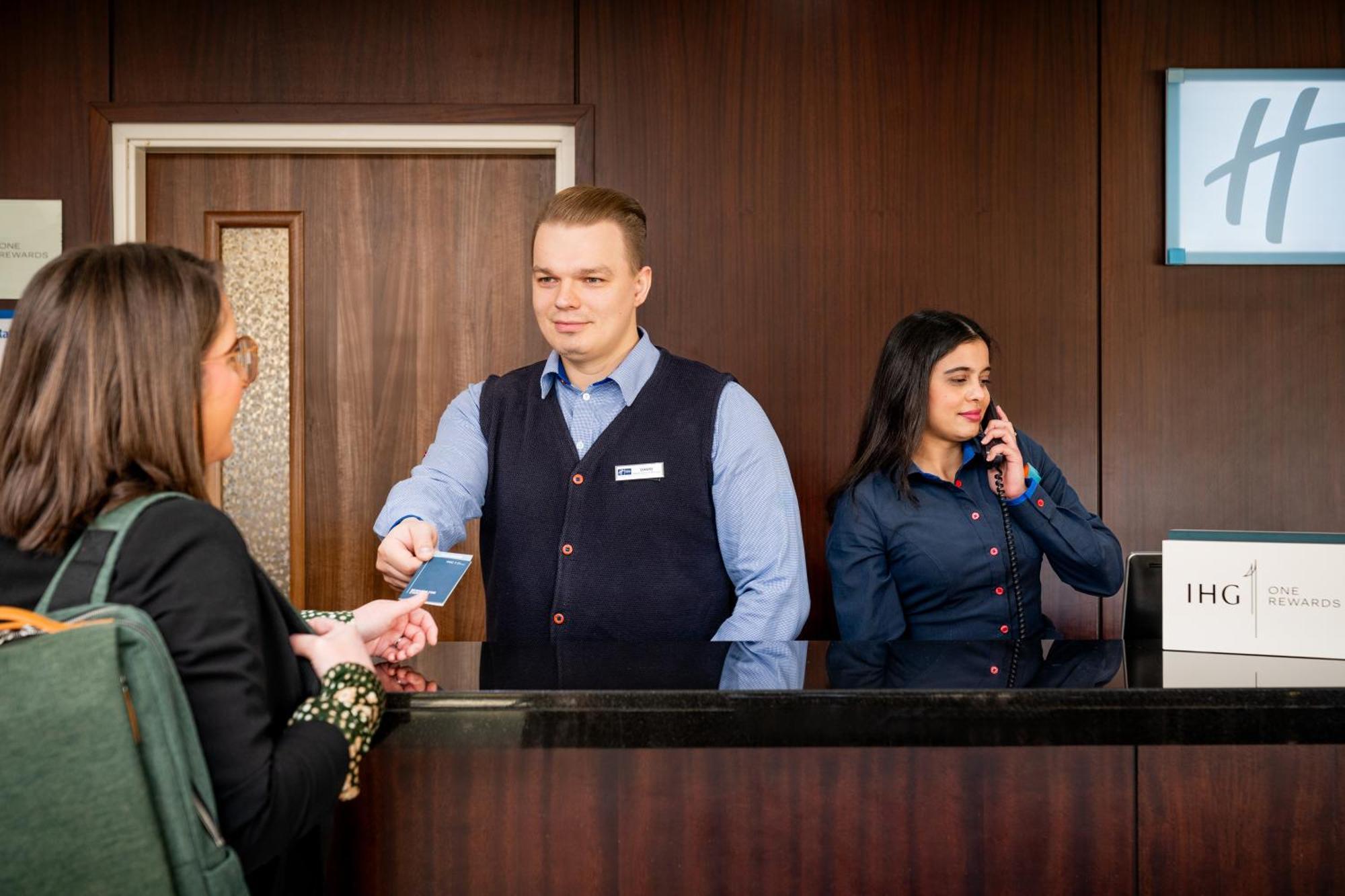 Holiday Inn Express Cambridge Duxford M11 Jct 10 By Ihg מראה חיצוני תמונה