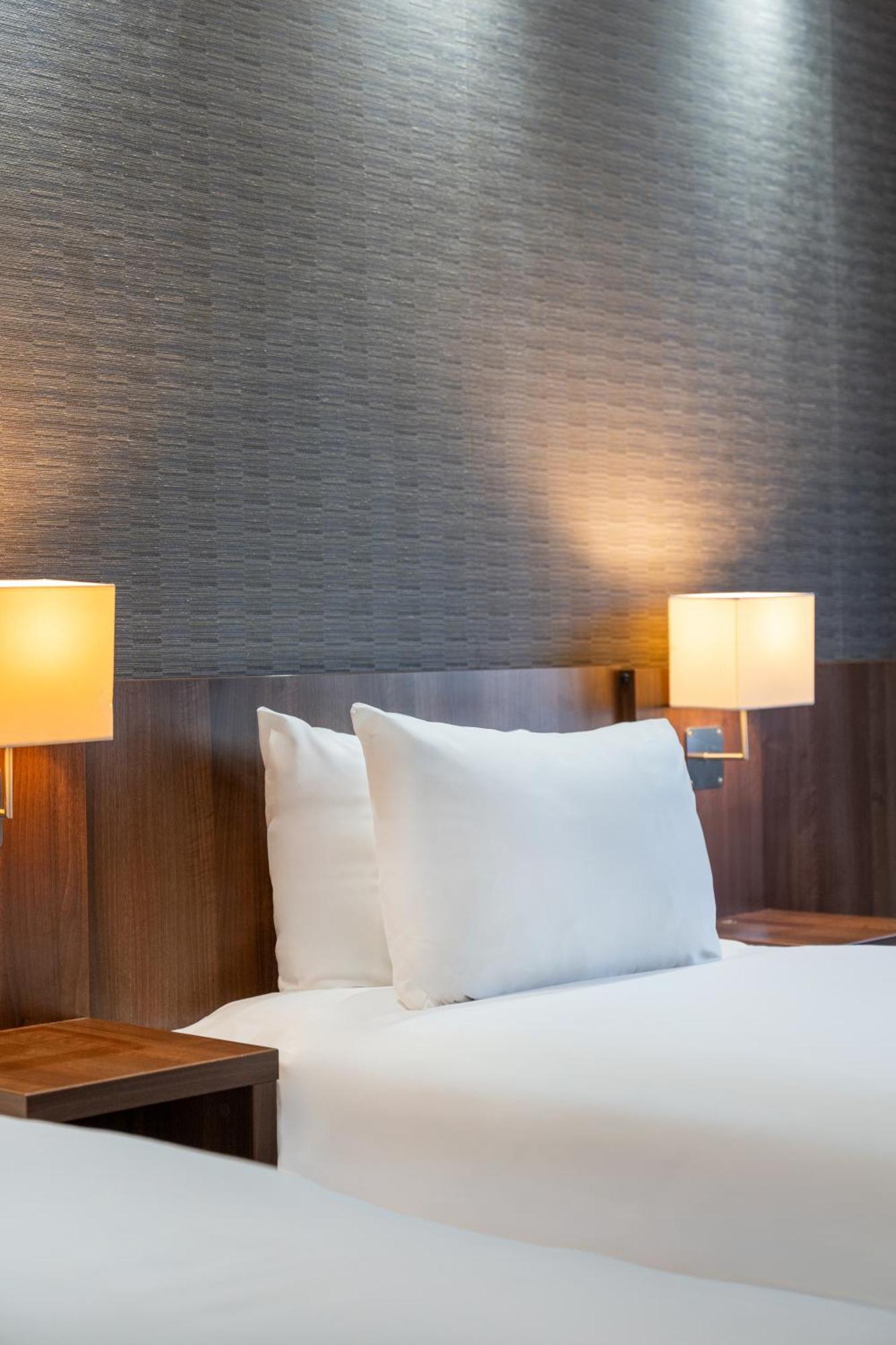 Holiday Inn Express Cambridge Duxford M11 Jct 10 By Ihg מראה חיצוני תמונה
