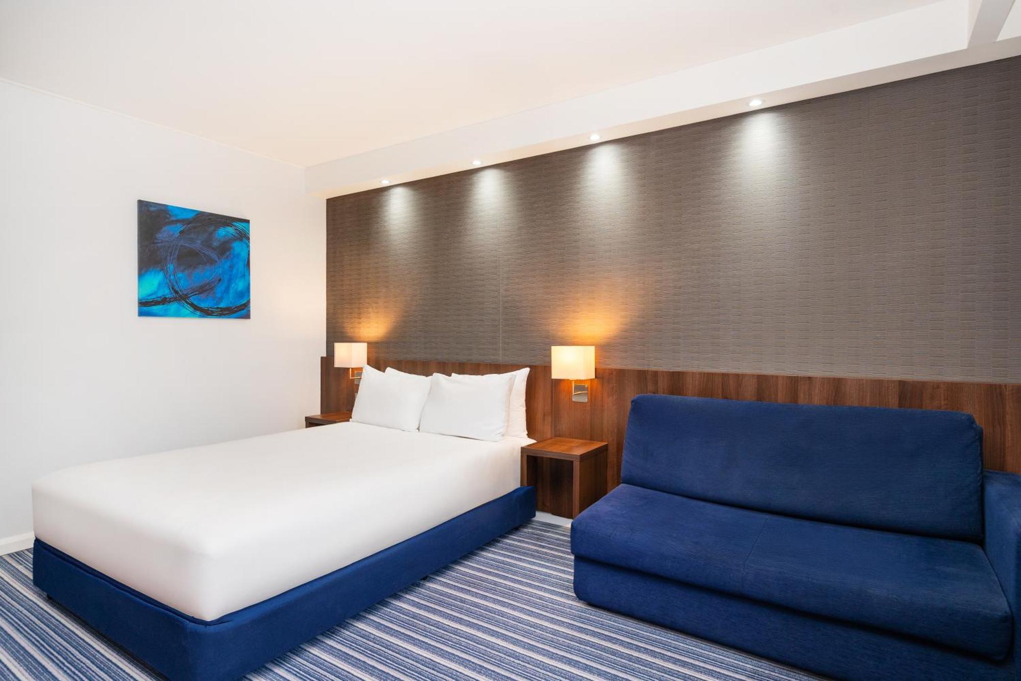Holiday Inn Express Cambridge Duxford M11 Jct 10 By Ihg מראה חיצוני תמונה