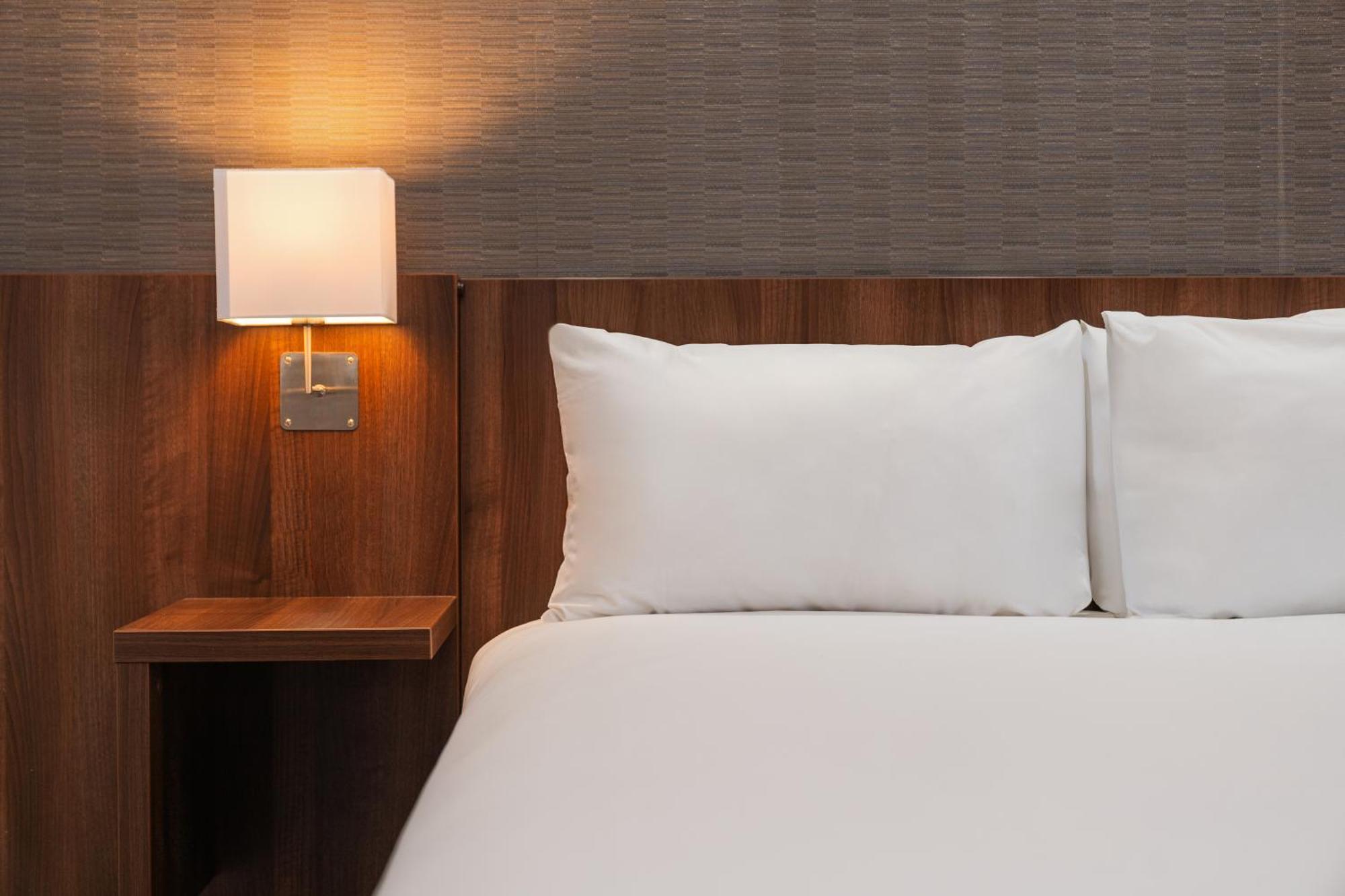 Holiday Inn Express Cambridge Duxford M11 Jct 10 By Ihg מראה חיצוני תמונה