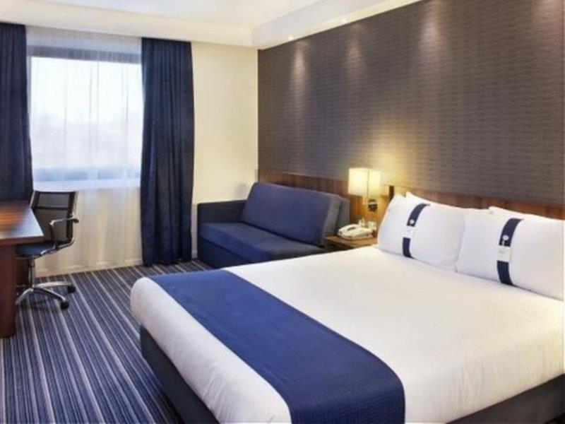 Holiday Inn Express Cambridge Duxford M11 Jct 10 By Ihg מראה חיצוני תמונה